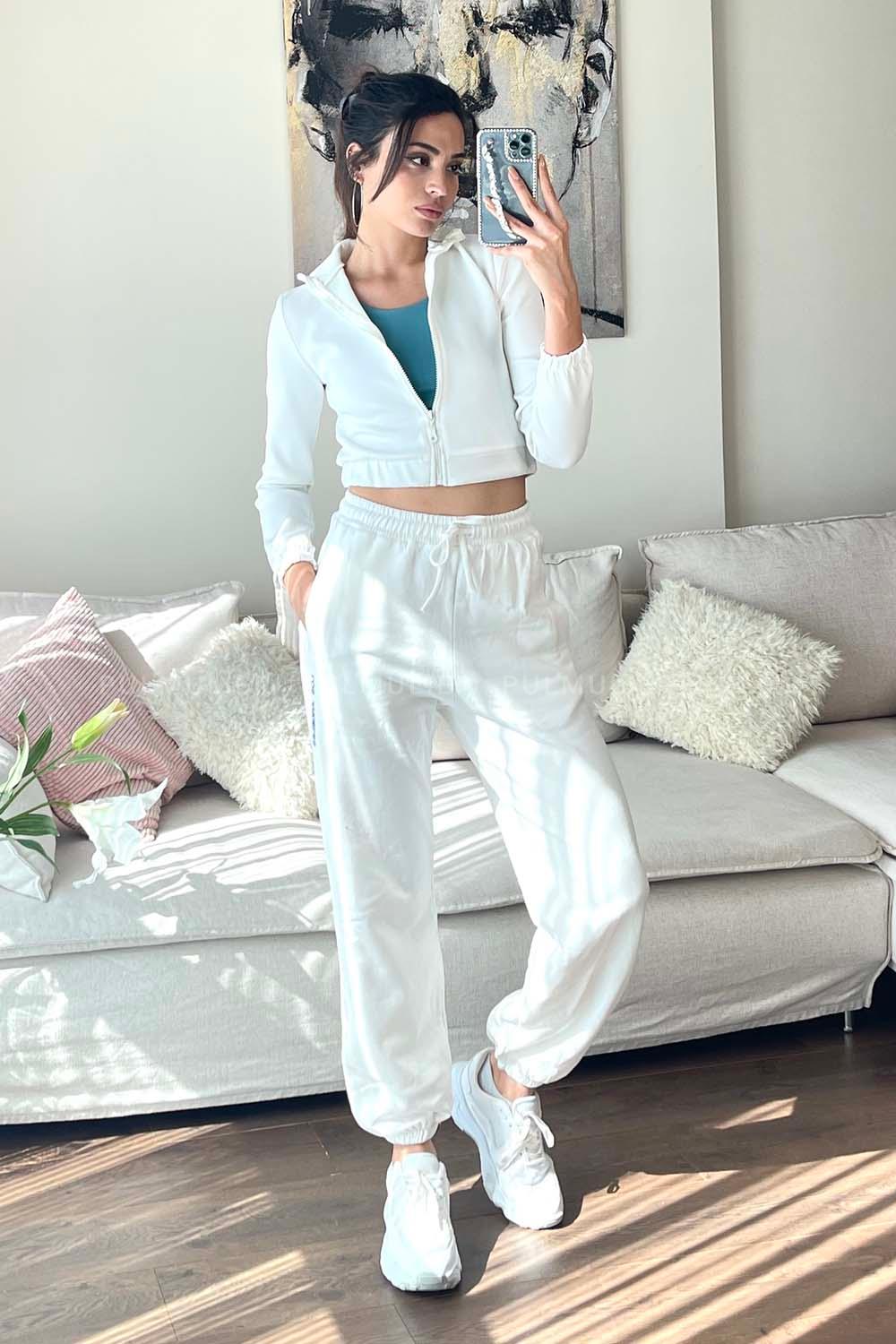 White Turtle Neck Long Arm Sandy Fabric Cardigan