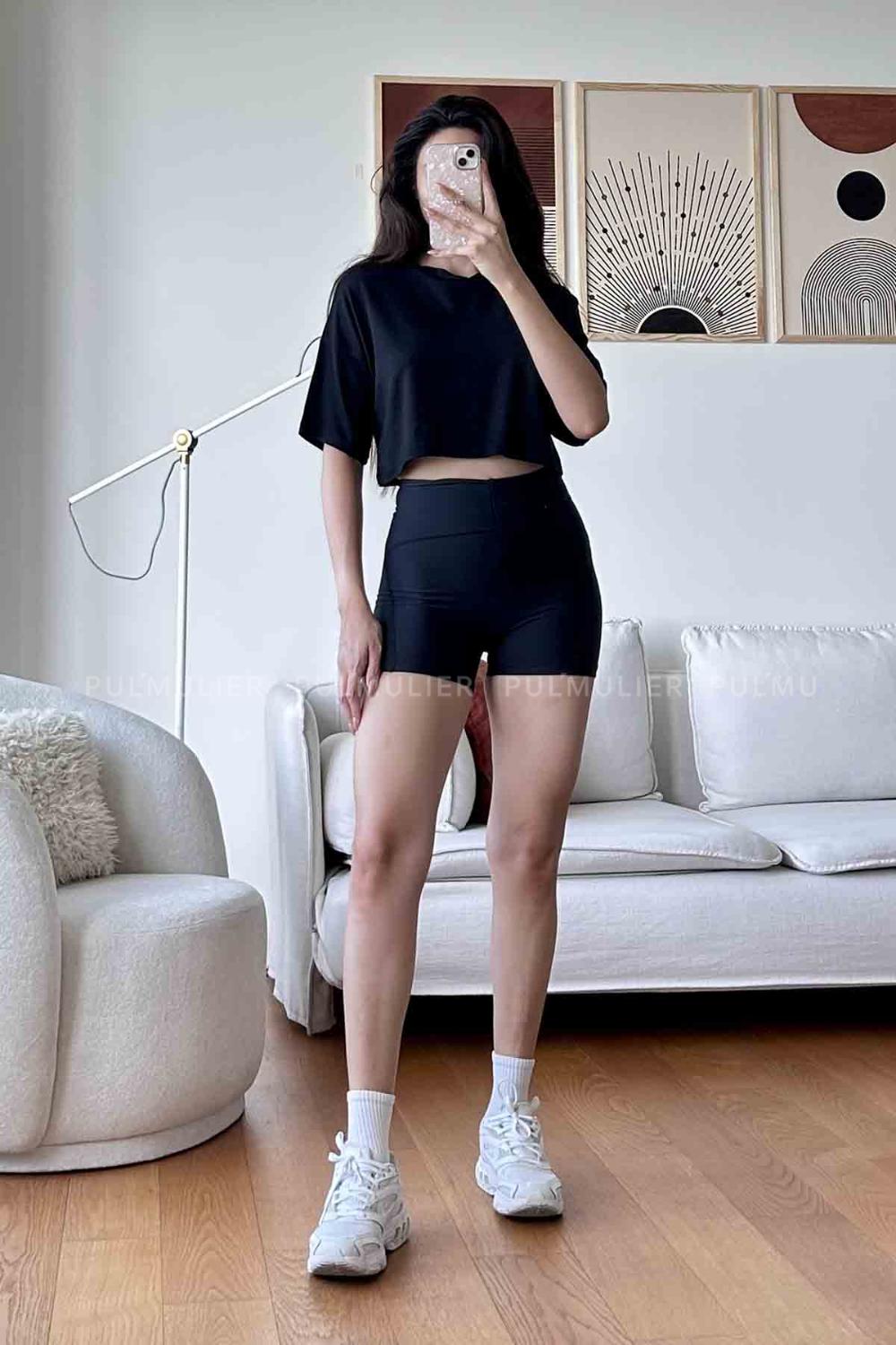 Black Normal Neck Short Arm Cotton Fabric Crop