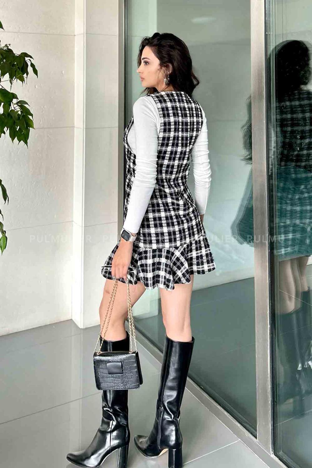 Black Scoop Neck Viscose Fabric Unprinted Dresess