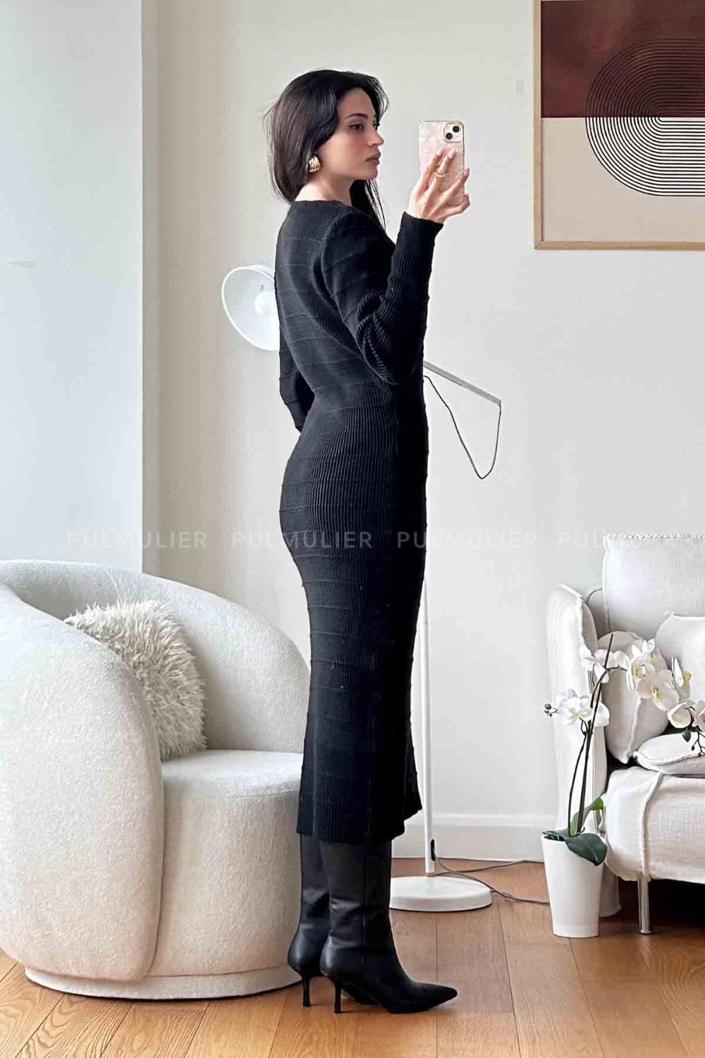 Black Scoop Neck Knitwear Unprinted Dresess