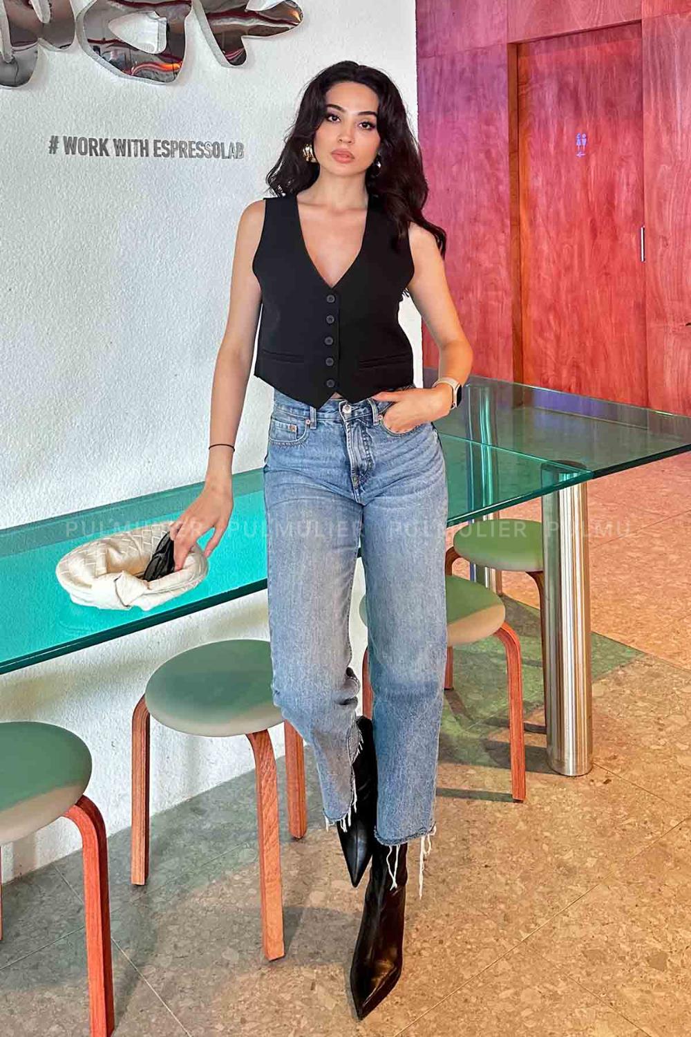 Black Zippered Neck Zero Arm Vest