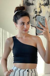 Black Normal Neck Long Arm Knitwear Crop