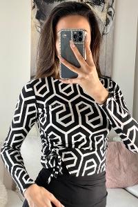 Black Crew Neck Long Arm Combed Fabric Body