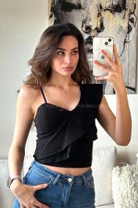 Black Scoop Neck Sleeveless Arm Without Accessories Crepe Fabric Unprinted Blouse