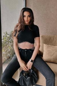Black Crew Neck Zero Arm Knitwear Crop