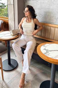 White Crew Neck Zero Arm Knitwear Crop