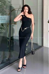 Black Scope Neck Knitwear Unprinted Dresess