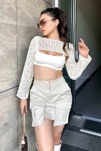 Cream Normal Neck Zero Arm Knitwear Crop