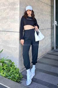 Black Normal Neck Zero Arm Knitwear Crop