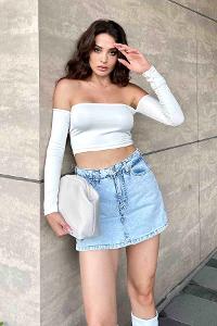 White Normal Neck Short Arm Cotton Fabric Crop