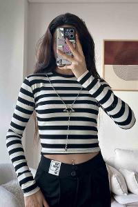 Black White Normal Neck Short Arm Cotton Fabric Crop