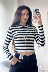 Black White Normal Neck Short Arm Cotton Fabric Crop