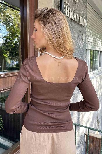 Bitter Brown Normal Neck Short Arm Cotton Fabric Crop