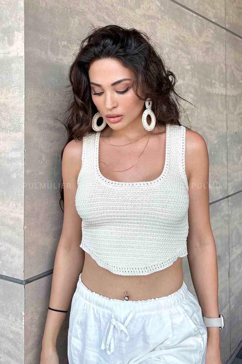 Cream Crew Neck Zero Arm Knitwear Crop